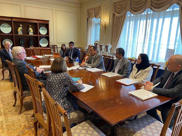 Education Minister Hamas Al Sheikh visited Boston University in the United States on Wednesday and met with the University's President, as part of his tour of American universities and research centers.