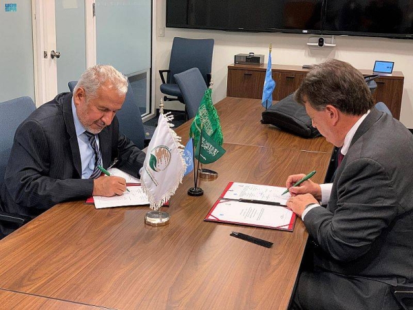 Saudi Arabia contributed $10 million to address the danger from the oil tanker “Safer”, which is anchored off the Yemeni coast. The accord was signed by advisor at the Royal Court and General Supervisor of KSrelief Dr. Abdullah Bin Abdulaziz Al-Rabeeah with the Humanitarian Coordinator in Yemen, David Gressly, in New York City.