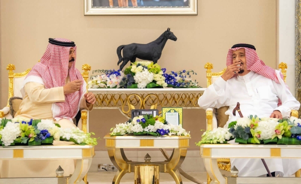 Custodian of the Two Holy Mosques King Salman received on Sunday the Bahraini King Hamad Bin Isa Al Khalifa at Al-Salam Palace in Jeddah.