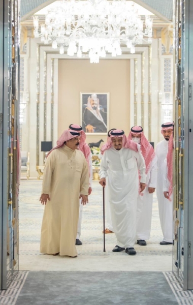 Custodian of the Two Holy Mosques King Salman received on Sunday the Bahraini King Hamad Bin Isa Al Khalifa at Al-Salam Palace in Jeddah.