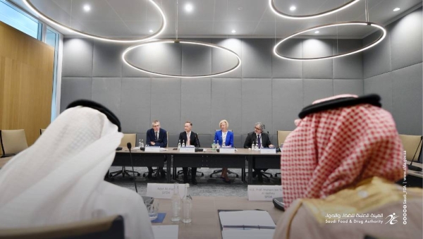 Dutch regulatory and scientific bodies praised the experience of Saudi Arabia to efficiently and effectively contain the outbreak of the coronavirus. SFDA officials meet with Dutch officials.