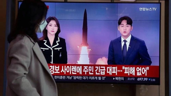 A soldier watches a TV report at Seoul Station on Nov. 2, 2022, about North Korea’s launch of at least three short-range ballistic missiles into the East Sea earlier in the day. — courtesy Yonhap