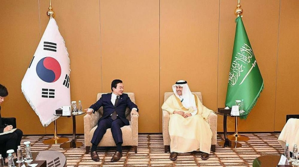 Minister of Transport and Logistic Services Eng. Saleh Bin Nasser Al-Jasser met with South Korea’s Minister of Land, Infrastructure and Transport Won Hee-ryong and his accompanying delegation in Riyadh Sunday.