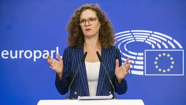 Dutch MEP Sophie in ‘t Veld presented the draft version of the spyware report on Tuesday afternoon. — courtesy EU.