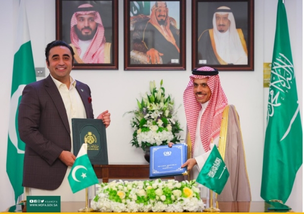 The two ministers chaired the meeting of the political committee in Riyadh. 