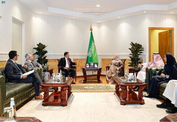 The Human Rights Commission (HRC) President Hala Bint Mazyad Al-Tuwaijri, received here on Monday, the Mexico Ambassador Anibal Toledo, in the presence of the Vice-President of the HRC Abdulaziz Bin Abdullah Al-Khayal.