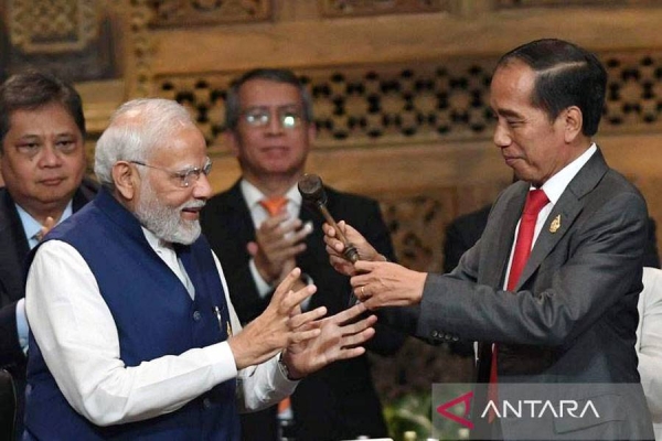 During the closing ceremony in Bali, Indonesian President Widodo handed over the gavel of the G20 Presidency to Indian Prime Minister Narendra Modi on Wednesday.
