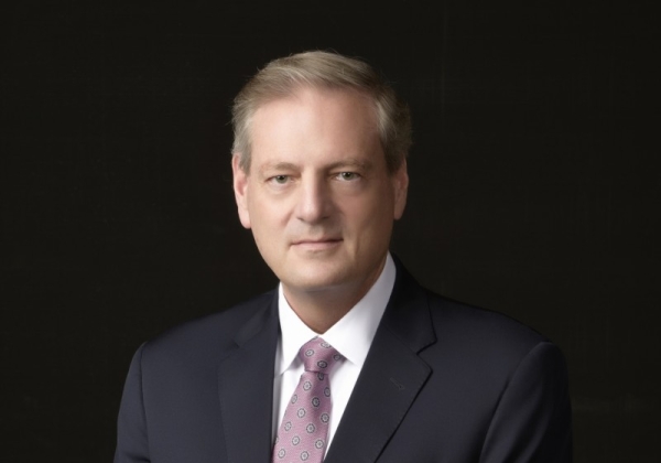 James DeLuca has over four decades of experience in the automotive sector, including senior leadership roles at both General Motors and VinFast.