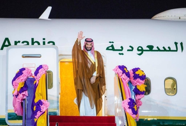 At the Bangkok Air Base airport, the Crown Prince was seen off by Thailand’s Prime Minister and Minister of Defense Prayut Chan-o-cha, and other officials. 