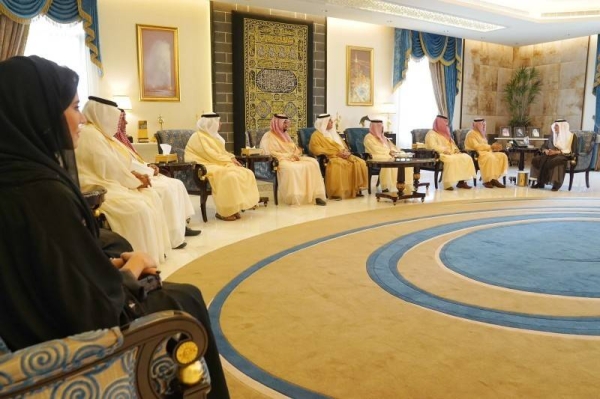 Prince Khaled Al-Faisal, emir of Makkah and adviser to Custodian of the Two Holy Mosques, received Sheikh Abdullah Saleh Kamel, chairman of the Board of Directors of the Makkah Chamber of Commerce and Industry (MCCI), and members of the board at the emirate’s headquarters here on Monday.
