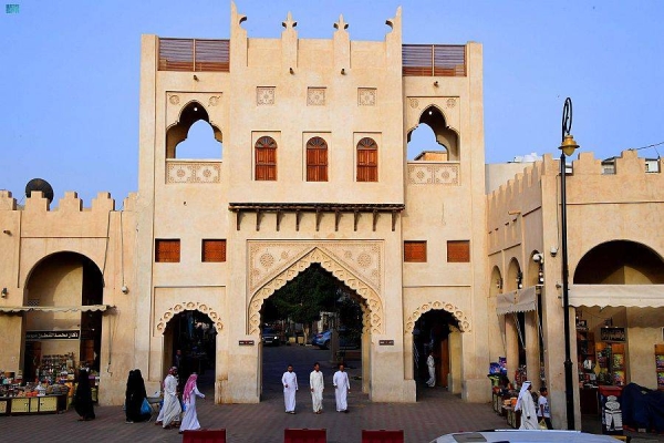 Saudi Arabia’s Heritage Commission, in cooperation with the Al-Ahsa Municipality, launched on Monday the Al-Ahsa Oasis Festival that celebrates the rich cultural and heritage legacy of Al-Ahsa as a global cultural destination in the Eastern Province of Saudi Arabia.