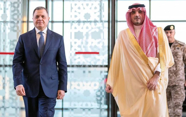 Minister of Interior Prince Abdulaziz Bin Saud Bin Naif held in Riyadh on Sunday a session of official talks with Minister of Interior of the Egypt Maj. Gen.Mahmoud Tawfiq.
