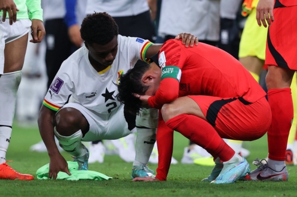 The final whistle blew right after South Korea won a corner, drawing ire of the players and coaches. (@FIFAWorldCup) 