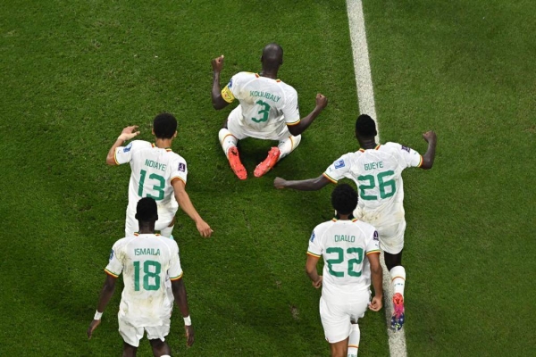 The Lions of Teranga led the first half at the Khalifa International Stadium, Ar-Rayyan. (@FIFAWorldCup) 