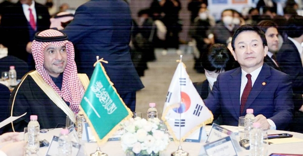 Minister of Municipal, Rural Affairs and Housing Majid Bin Abdullah Al-Hogail and South Korea’s Minister of Land, Infrastructure and Transportation Won Hee-ryong inaugurate the first Saudi-Korean Housing Cooperation Forum in Seoul on Tuesday.