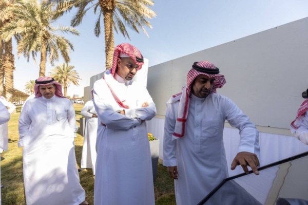 Riyadh Mayor Prince Faisal Bin Ayyaf launched on Sunday the solar energy project at the building of the Operation and Maintenance Agency.