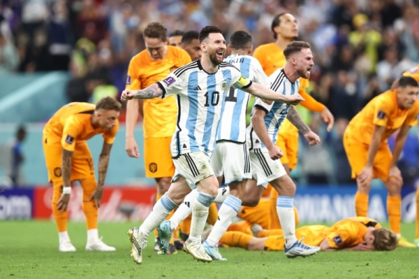 The Argentine national team took the lead in the 35th minute as Nahuel Molina finished in a one-on-one after Lionel Messi sent a perfect through ball into the penalty area. Molina scored his first international goal. (@FIFAWorldCup) 