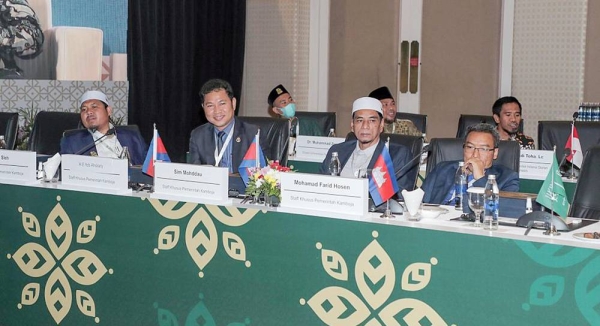 
Minister of Islamic Affairs, Call and Guidance Sheikh Dr. Abdul Latif Bin Abdulaziz Al-Sheikh inaugurated Friday the ASEAN Conference entitled the Best Nation 