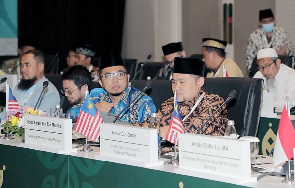 
Minister of Islamic Affairs, Call and Guidance Sheikh Dr. Abdul Latif Bin Abdulaziz Al-Sheikh inaugurated Friday the ASEAN Conference entitled the Best Nation 