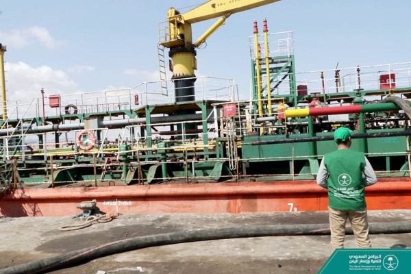 The second batch of the new Saudi oil derivatives grant of 4,491,000 liters of diesel was delivered in Al Mahrah.