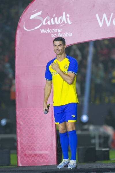 Cristiano Ronaldo got an rousing reception at a packed Mrsool Park in Riyadh on Tuesday as he was warmly welcomed by Al-Nassr fans. — photo by Ahmed Nashi