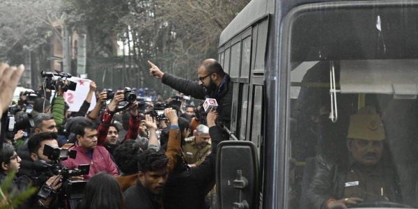 Delhi Police detaining student activists at Jamia before the documentary screening