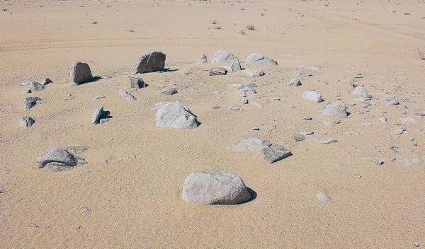 The ‘Heart of Arabia’ expedition team, led by British explorer Mark Evans, has uncovered stone hunting axes and other tools that date back to an ancient time.