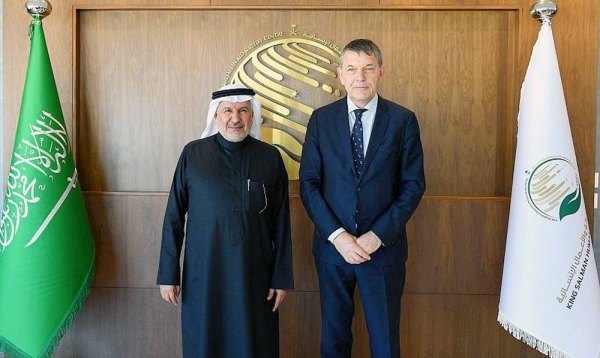 Advisor at the Royal Court and Supervisor General of KSrelief Dr. Abdullah Bin Abdulaziz Al Rabeeah met here Sunday with  Minister of Foreign Affairs, International Cooperation, African Integration and Guineans Abroad of the Republic of Guinea Dr. Morissanda Kouyaté.