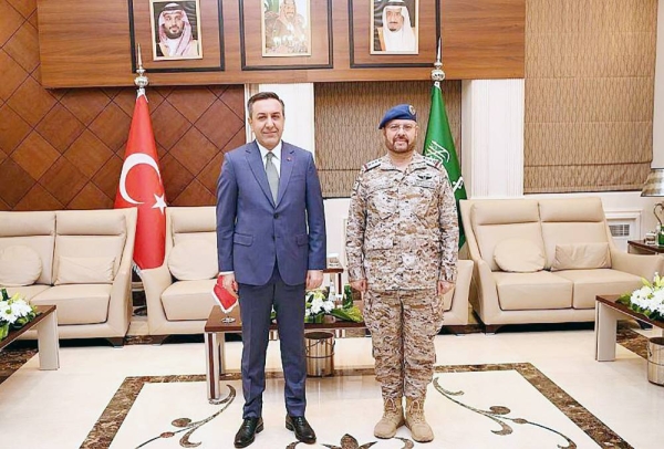 Chief of the General Staff Lt. Gen. Fayyad Bin Hamed Al-Ruwaili received Wednesday the Deputy Minister of National Defense of the Republic of Turkiye Muhsin Dere and his accompanying delegation.