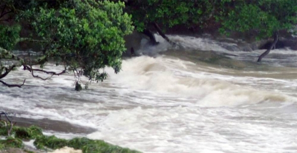 Huge waves and heavy rain as Cyclone Gabrielle lashes New Zealand.