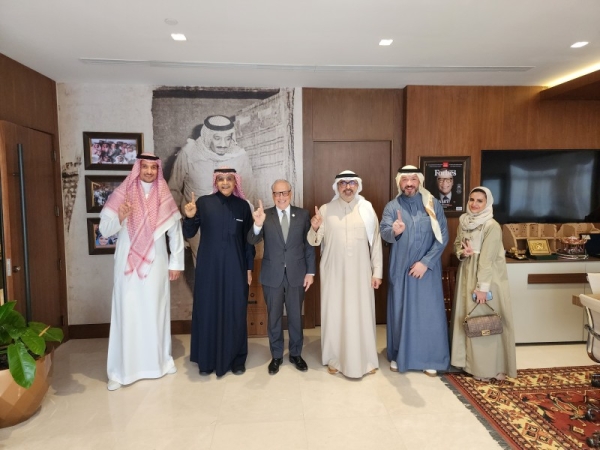 Abdullah Saleh Kamel, chairman of the Board of Directors of Dallah Al Baraka Group, visited the headquarters of the Diriyah Gate Development Authority (DGDA) and met Jerry Inzerillo, Group CEO of the authority, and a number of its senior executives.