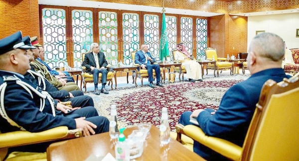 Minister of Interior of the Republic of Iraq Lt. Gen.Abdulamir Kamel Al-Shammari, arrived in Riyadh Sunday and was received by Minister of Interior Prince Abdulaziz Bin Saud Bin Naif.
