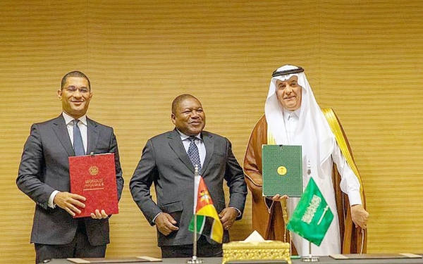 An agreement was signed in the presence of President Filipe Nyusi of Mozambique on the sidelines of his official visit to the Kingdom by Minister of Environment, Water and Agriculture, Eng. Abdulrahman Bin Abdulmohsen Al-Fadhli and Mozambique’s Minister of Agriculture and Rural Development, Celso Correia.