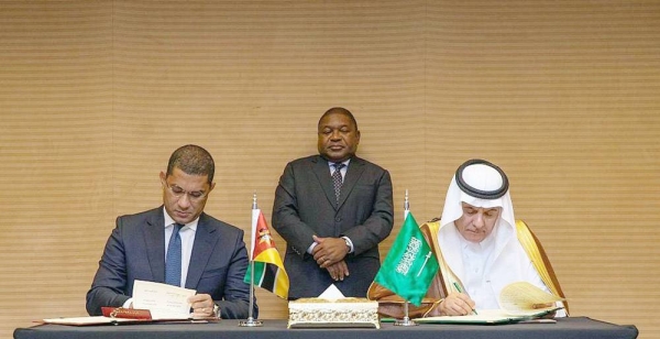 An agreement was signed in the presence of President Filipe Nyusi of Mozambique on the sidelines of his official visit to the Kingdom by Minister of Environment, Water and Agriculture, Eng. Abdulrahman Bin Abdulmohsen Al-Fadhli and Mozambique’s Minister of Agriculture and Rural Development, Celso Correia.