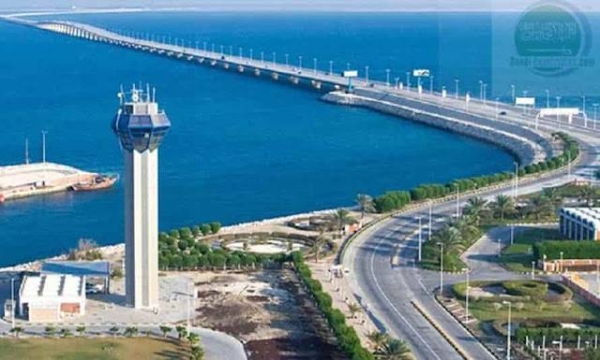 The number of passengers crossed on Saturday reached 136,498, making it the highest number in the history of the bridge since its construction