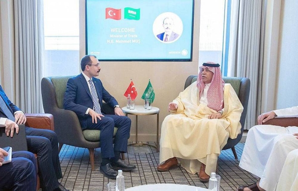 Minister of Commerce Dr. Majid Bin Abdullah Al-Qasabi, who is also Chairman of the Board of Directors of the General Authority for Foreign Trade, met in Riyadh Sunday with  Türkiye’s Minister of Trade Mehmet Muş during his visit to the Kingdom.