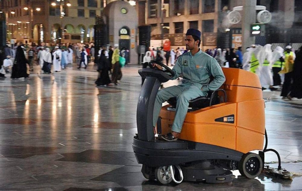 The Agency of the General Presidency for the Affairs of the Prophet’s Mosque has intensified its efforts to sterilize the mosque and its facilities as part of endeavors to provide services to visitors of the Prophet’s Mosque.