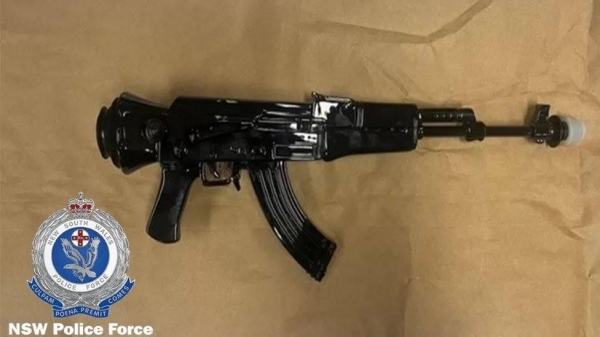 Police image showing the seized imitation firearm