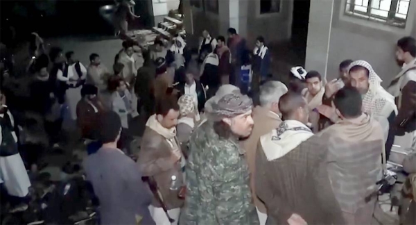 The crush in Yemen kills at least 85 people and more injured than 322 injured on Thursday at a school in Sanaa.