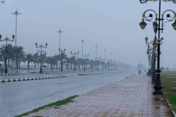 The General Directorate of Civil Defense stated that the Makkah region will be affected by moderate to heavy rains that may lead to torrential rains