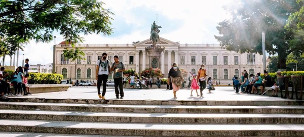 Gerardo Barrios Square and National Palace in El Salvador. — courtesy Unsplash/Mauricio Cuéllar