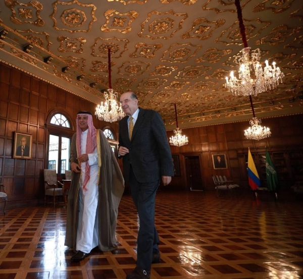 Minister of State for Foreign Affairs, Cabinet Member, and Climate Affairs Envoy Adel Al-Jubeir meets with Foreign Minister of Colombia Álvaro Leyva Durán.