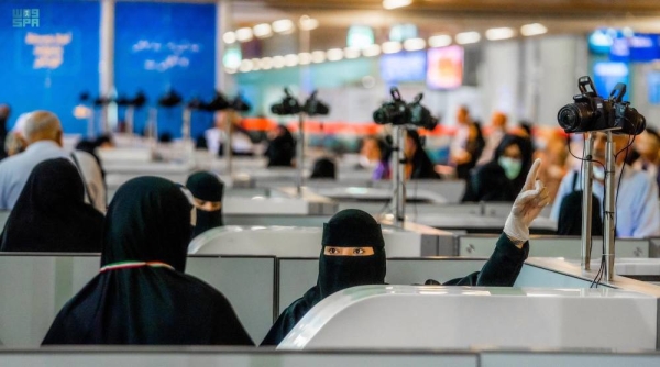 The Passports Office at Prince Mohammed Bin Abdulaziz International Airport in Madinah welcomed on Saturday Iranian pilgrims, running their entry procedures smoothly.