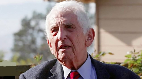 Pentagon Papers whistle-blower Daniel Ellsberg says he was a secret back-up for Wikileaks.