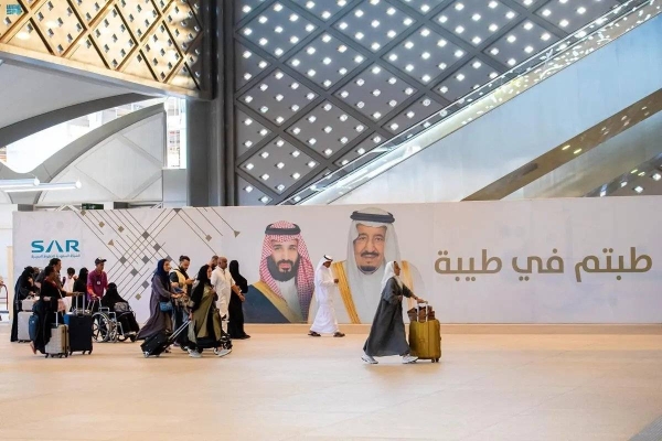 The first batches of pilgrims arrived in Madinah on Saturday to greet the Prophet (peace be upon him) and offer prayers at the Prophet’s Mosque after their successful completion of the annual pilgrimage of Hajj. 