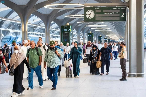 The first batches of pilgrims arrived in Madinah on Saturday to greet the Prophet (peace be upon him) and offer prayers at the Prophet’s Mosque after their successful completion of the annual pilgrimage of Hajj. 
