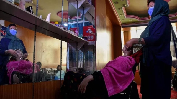 Beauty salons in Afghanistan have one month to shut shop
