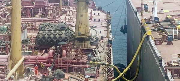 The operation to pump more than one million barrels of oil from the decaying FSO Safer to another vessel gets under way. — courtesy David Gressly