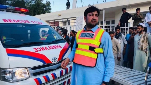 An ambulance arriving to hospital following the explosion in Pakistan. — courtesy EPA