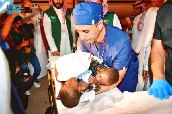 Accompanied by their mother, the twins were airlifted from the city of Dar es Salaam of Tanzania on board a medical evacuation plane.